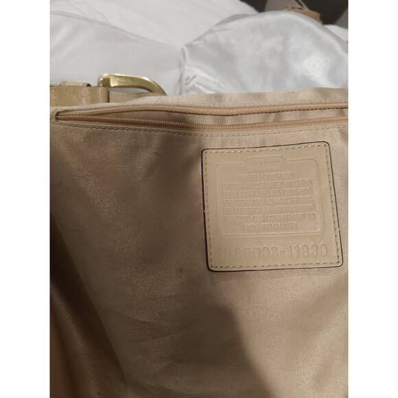 Coach Soho Cream Oversized Hobo Bag Pebbled Leather Shoulderbag  #11839 Y2K - Picture 6 of 7